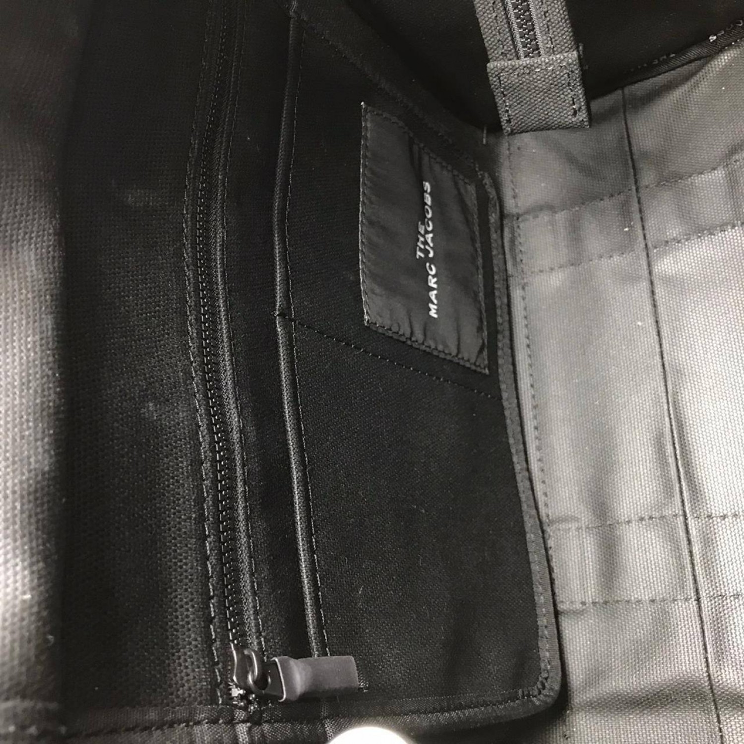 Сумка MARC JACOBS  The Tote Bag medium