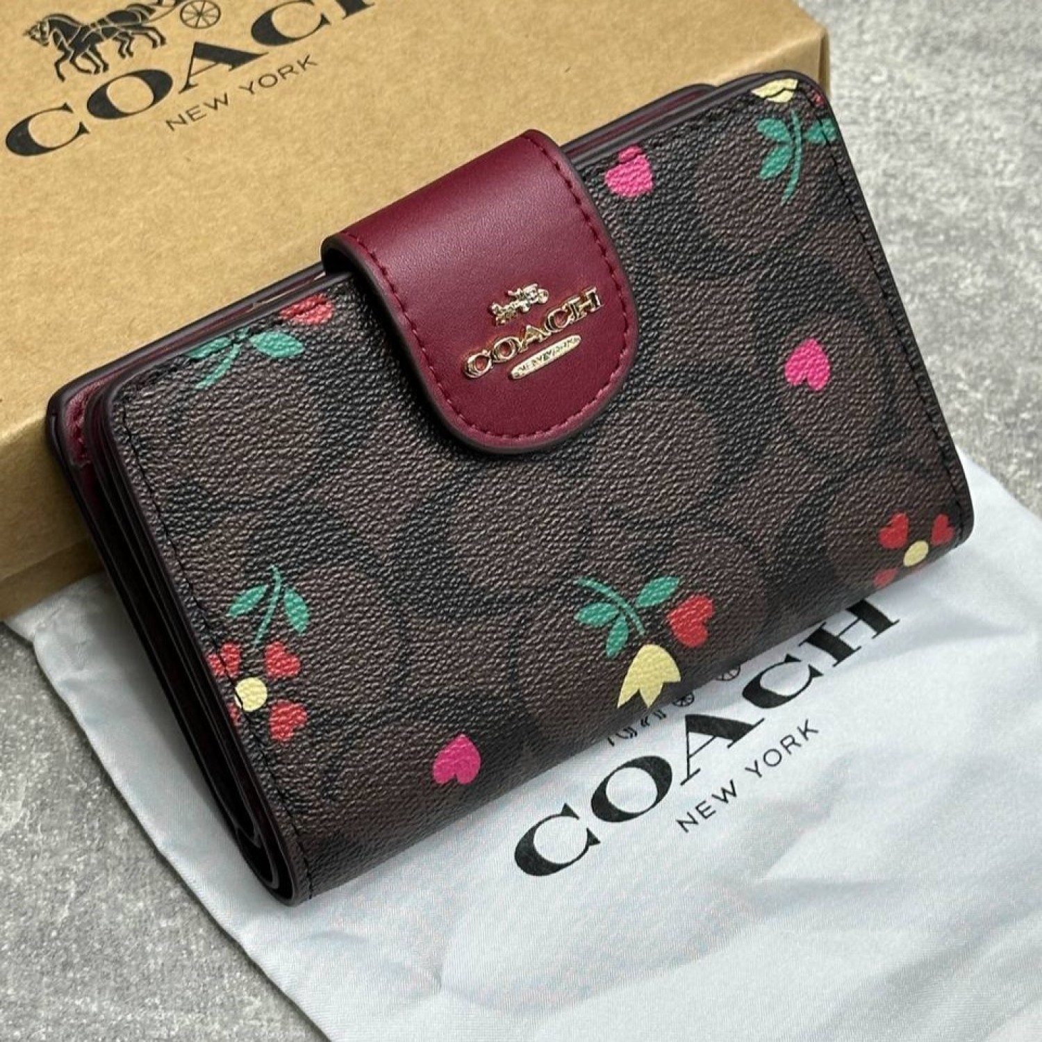 Кошелек COACH Canvas