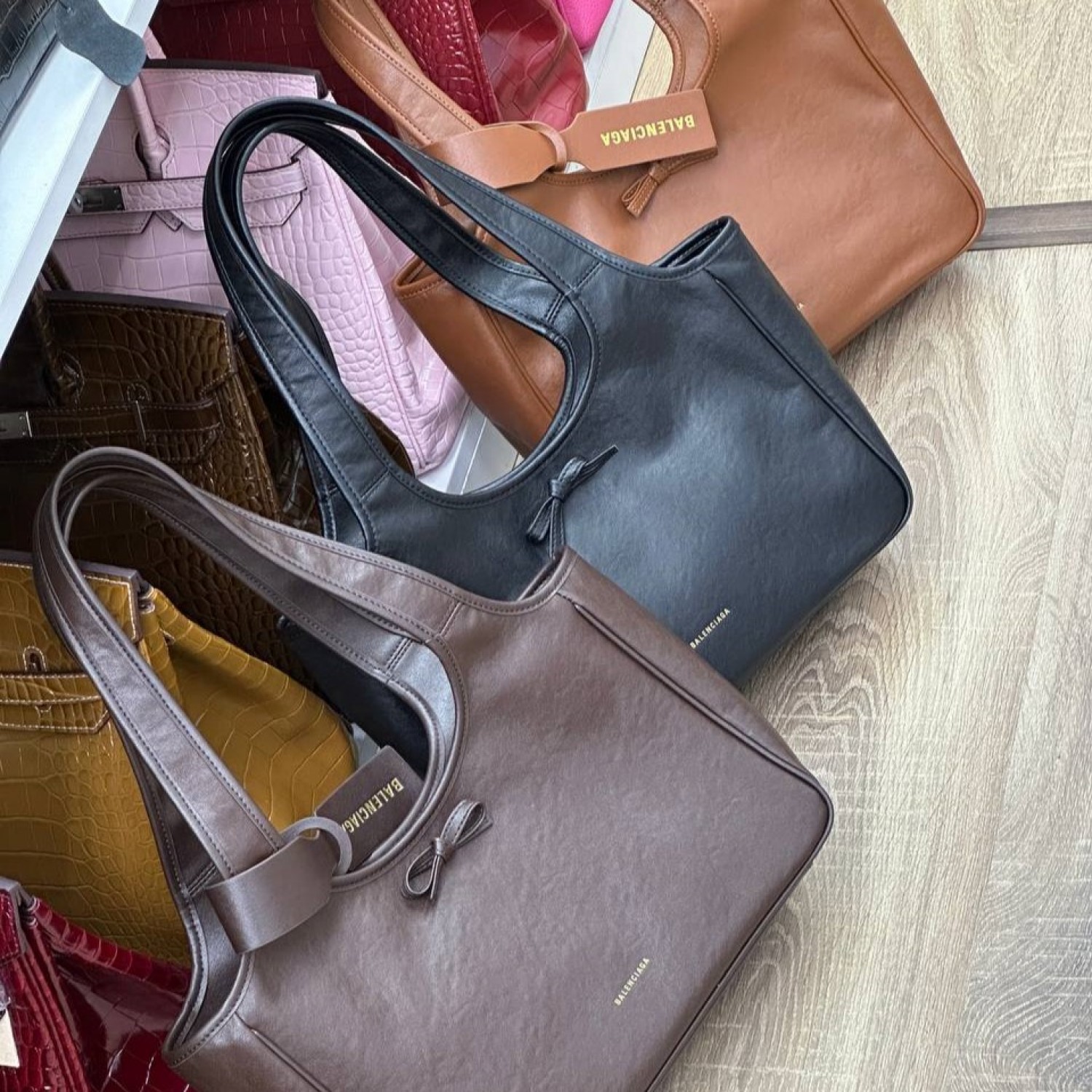 Сумка-тоут Balenciaga  