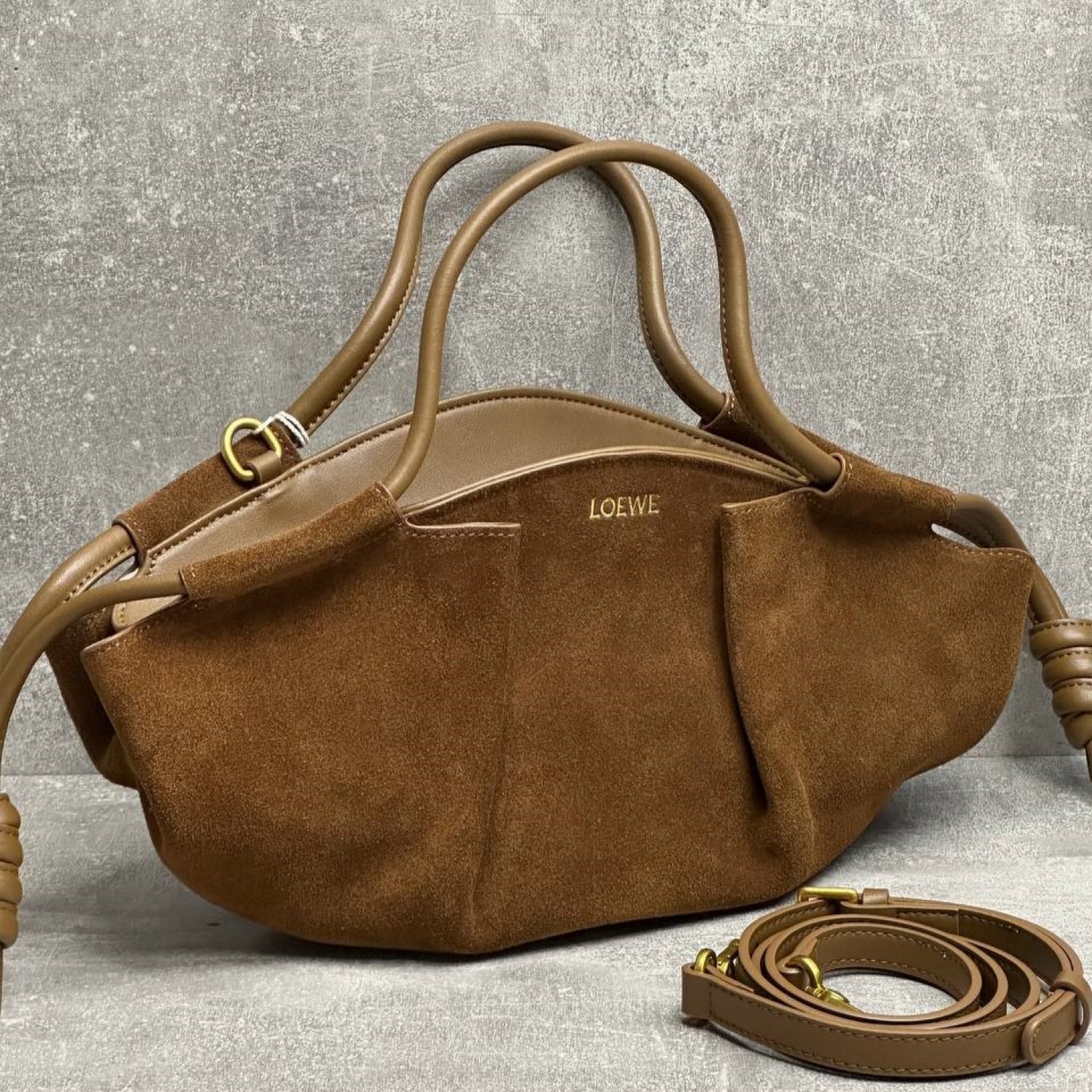 Сумка Loewe Paseo