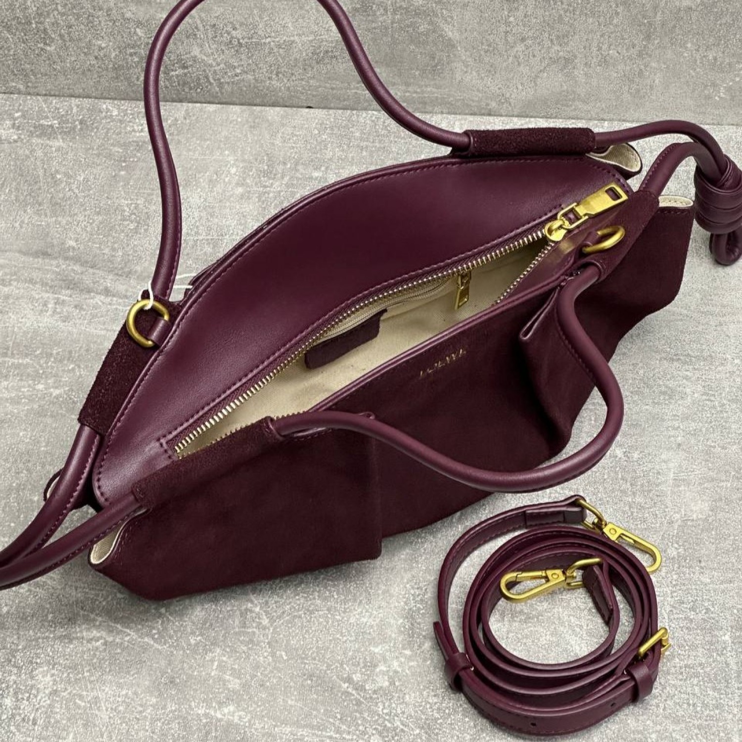 Сумка Loewe Paseo