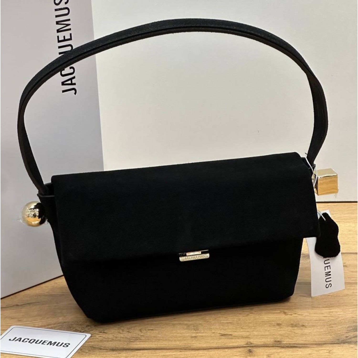 Сумка замшевая Jacquemus Le Rond Carre