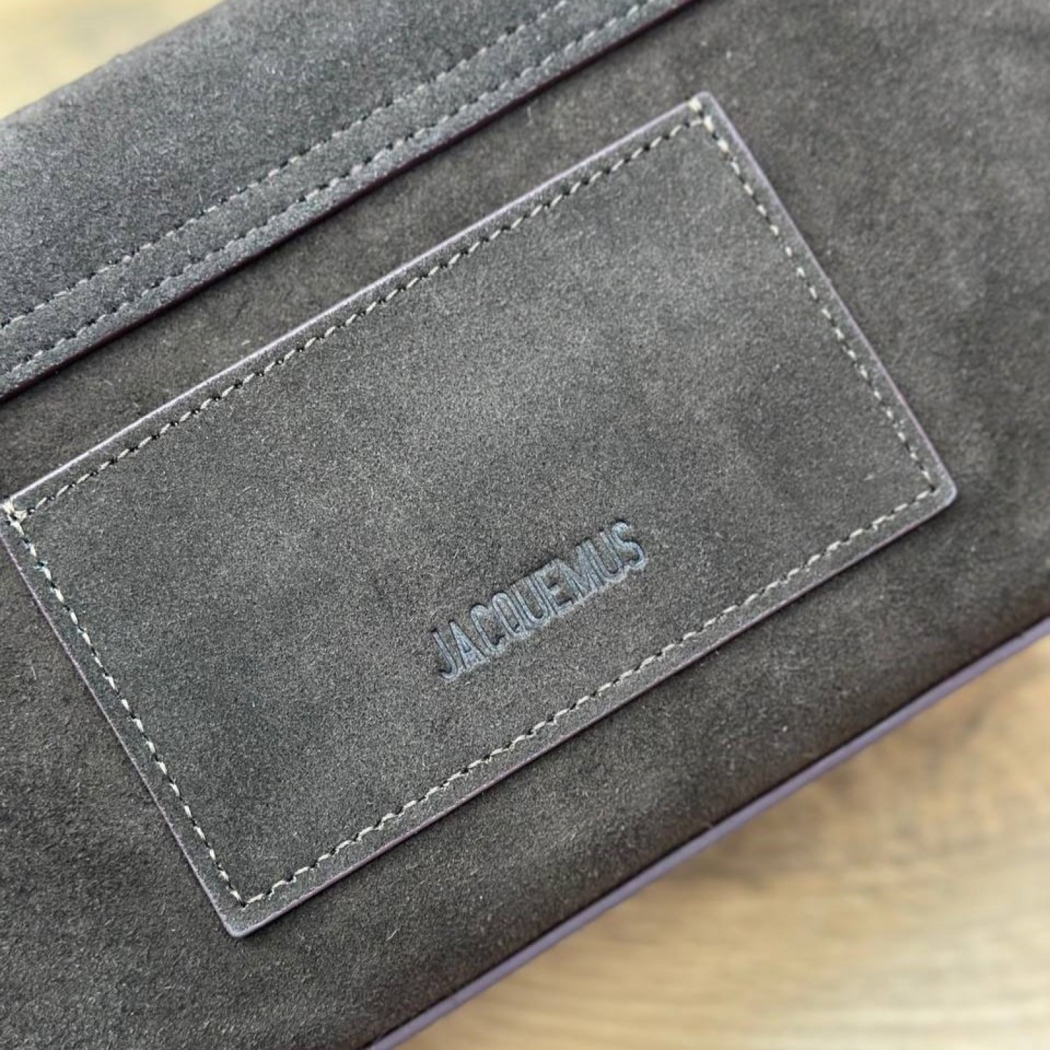 Сумка замшевая Jacquemus Le Rond Carre