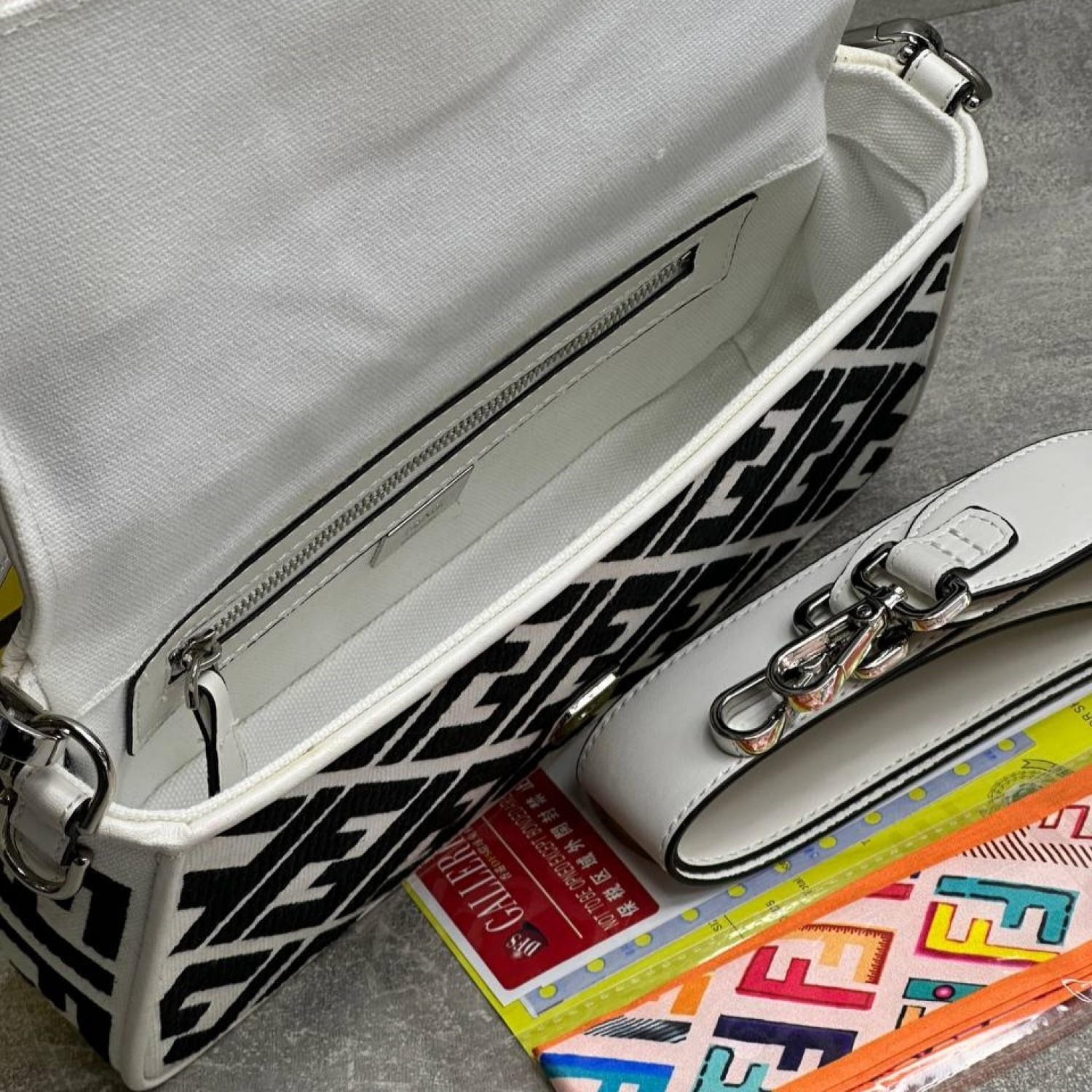 Сумка Fendi Baguette 