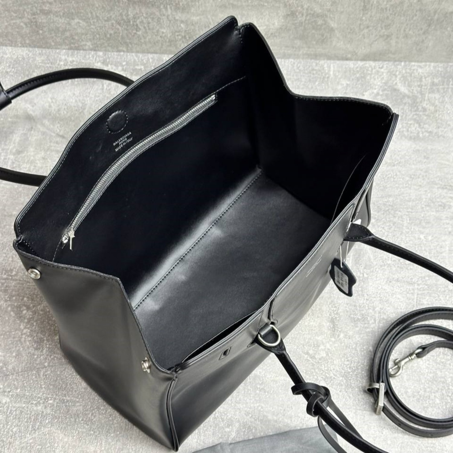 Сумка Balenciaga Hampton mini