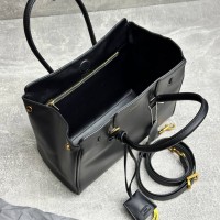 Сумка Balenciaga Carrie All