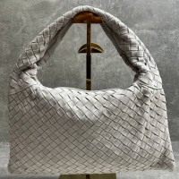 Сумка Bottega Veneta Hop large с плетением 