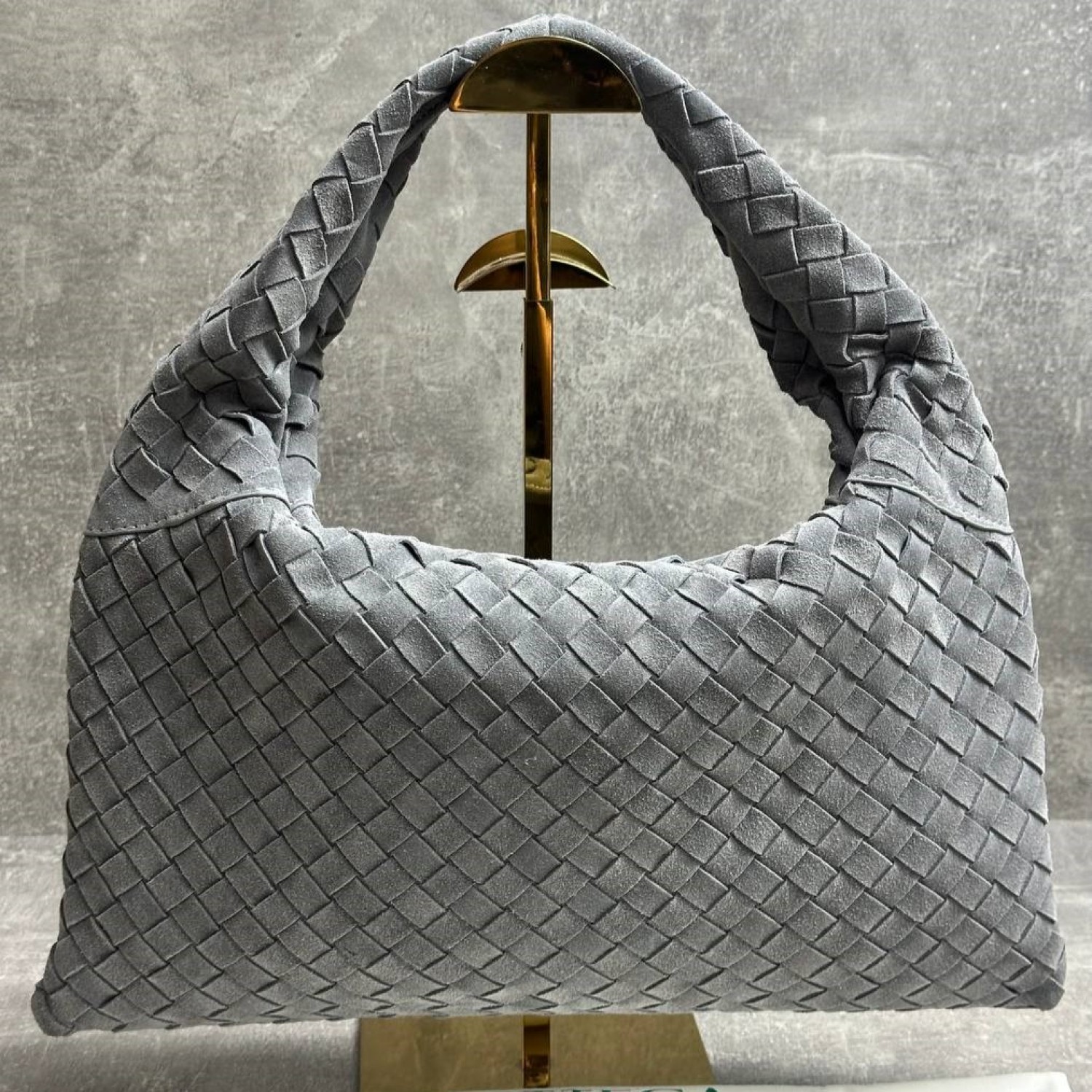 Сумка Bottega Veneta Hop large с плетением 