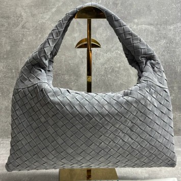 Сумка Bottega Veneta Hop large с плетением 