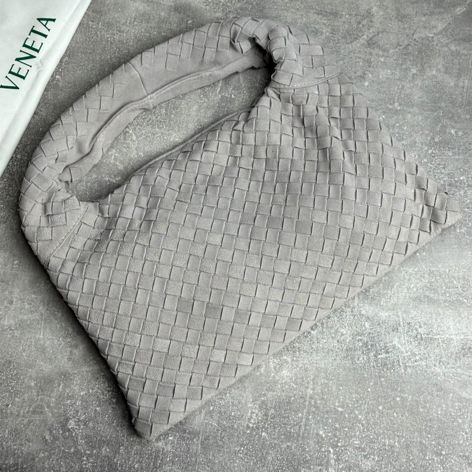 Сумка Bottega Veneta Hop large с плетением 