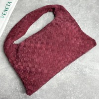 Сумка Bottega Veneta Hop large с плетением 