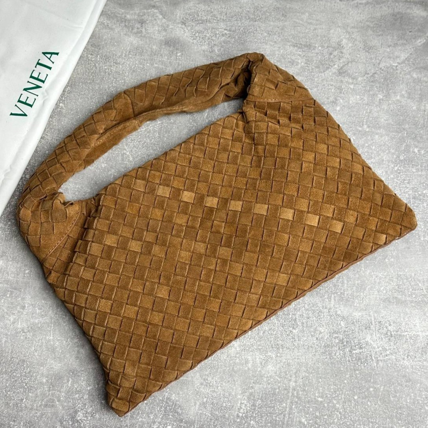 Сумка Bottega Veneta Hop large с плетением 