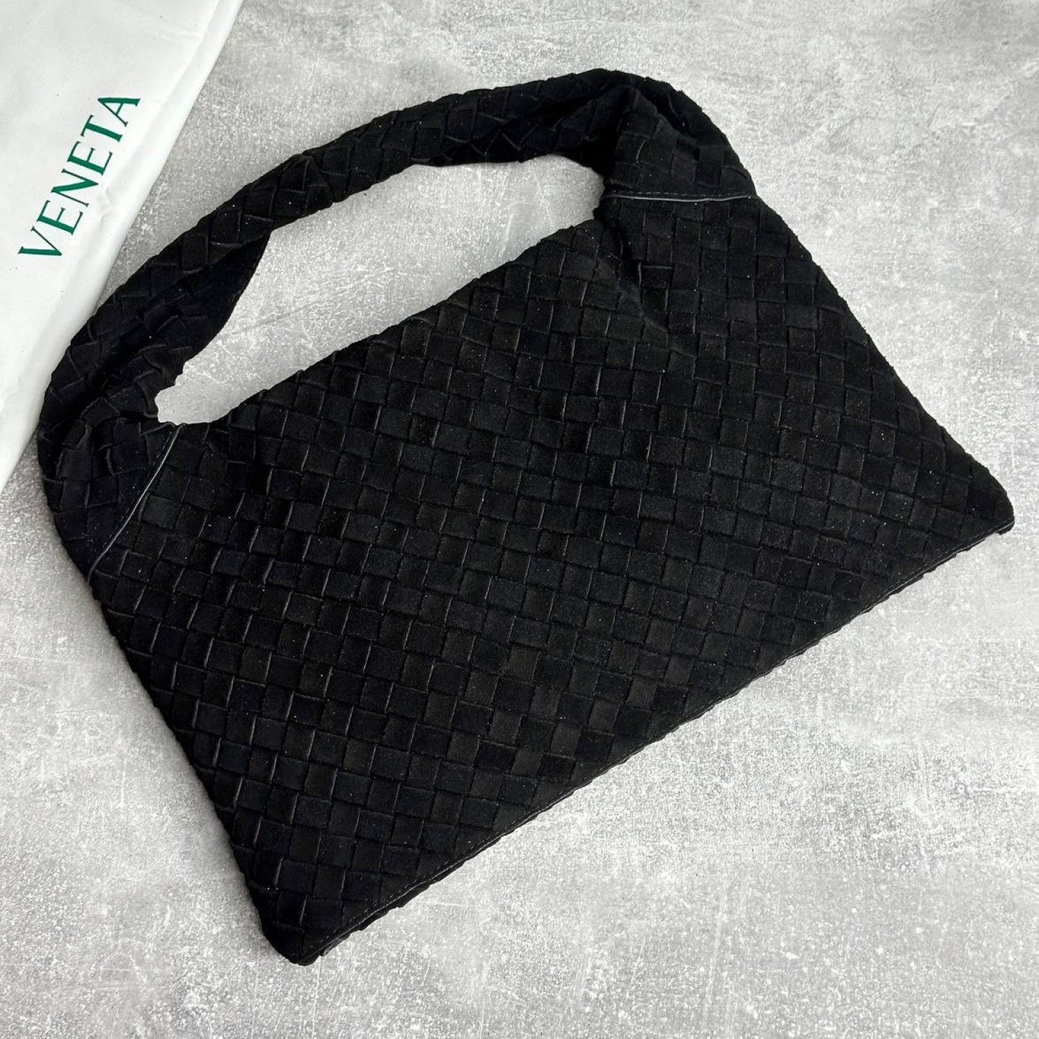 Сумка Bottega Veneta Hop large с плетением 