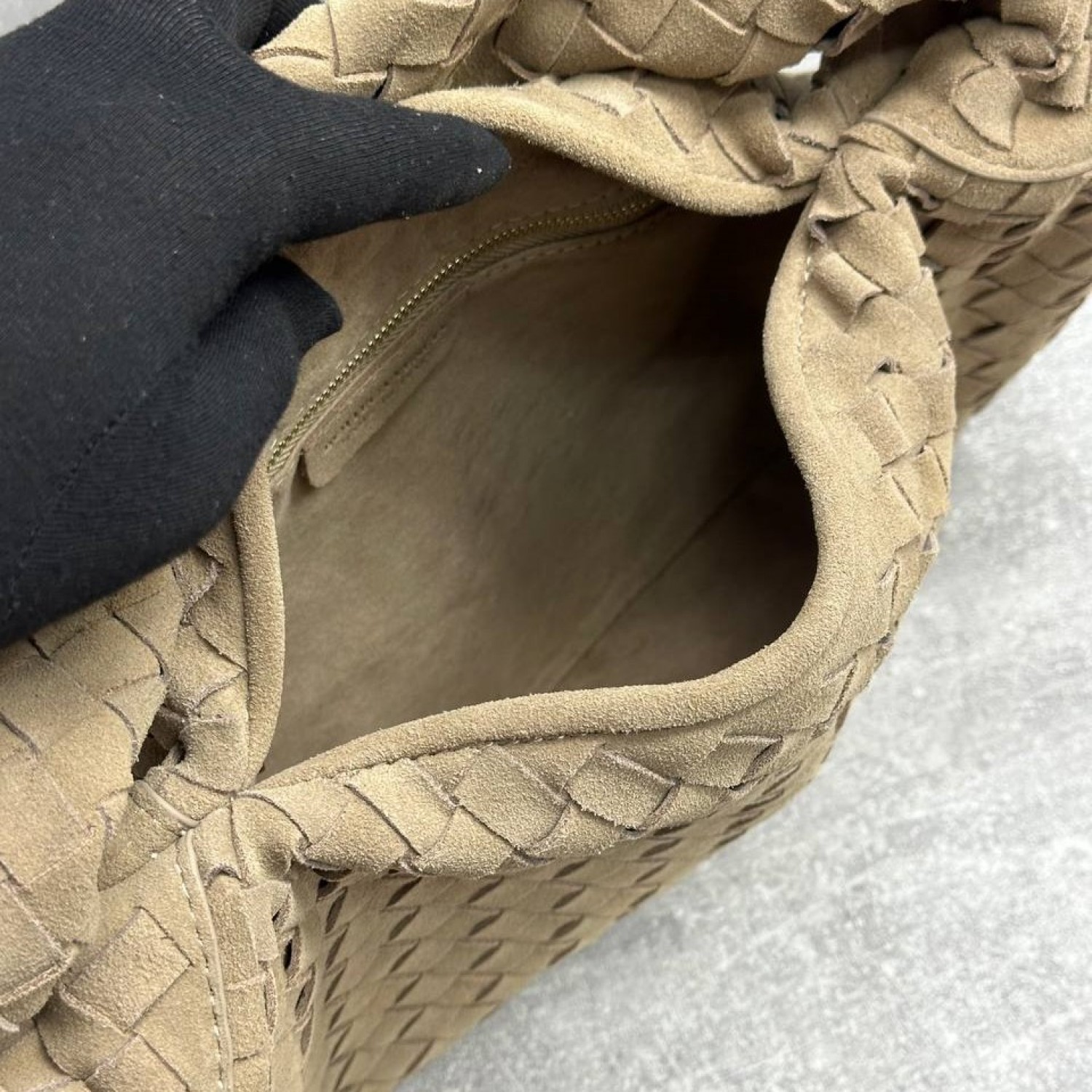 Сумка Bottega Veneta Hop large с плетением 