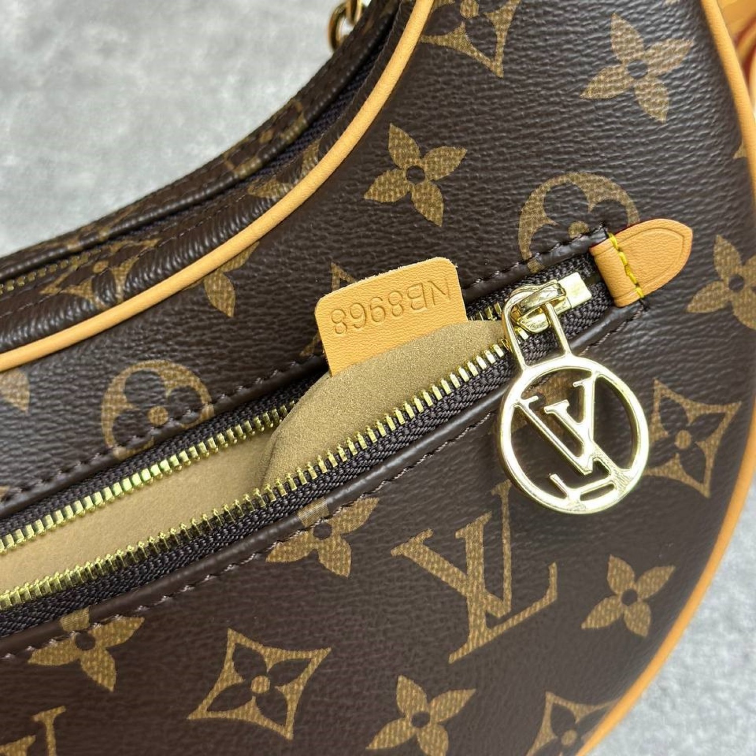 Сумка Louis Vuitton Cruise loop