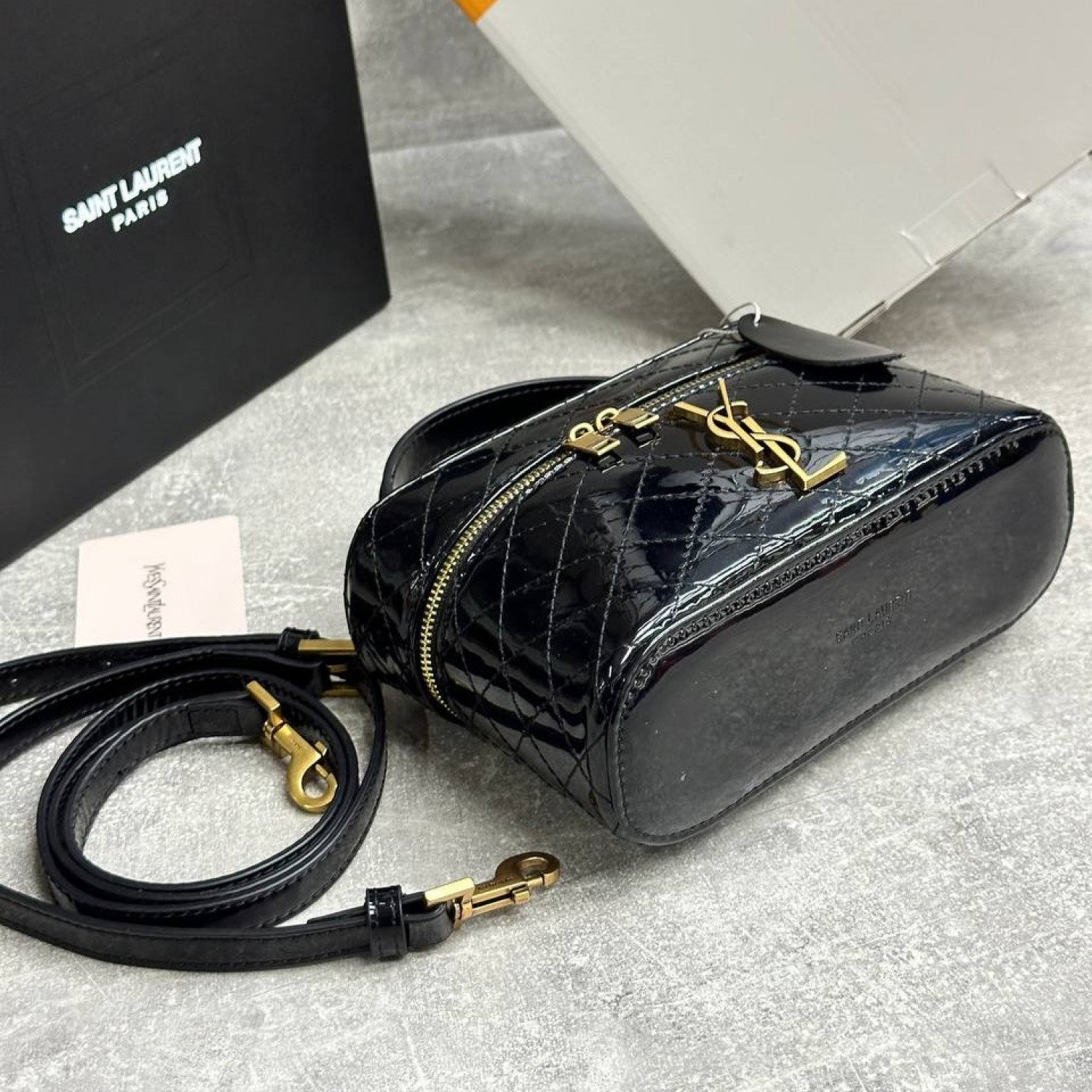 Сумка Saint Laurent Vanity