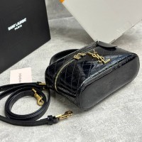Сумка Saint Laurent Vanity