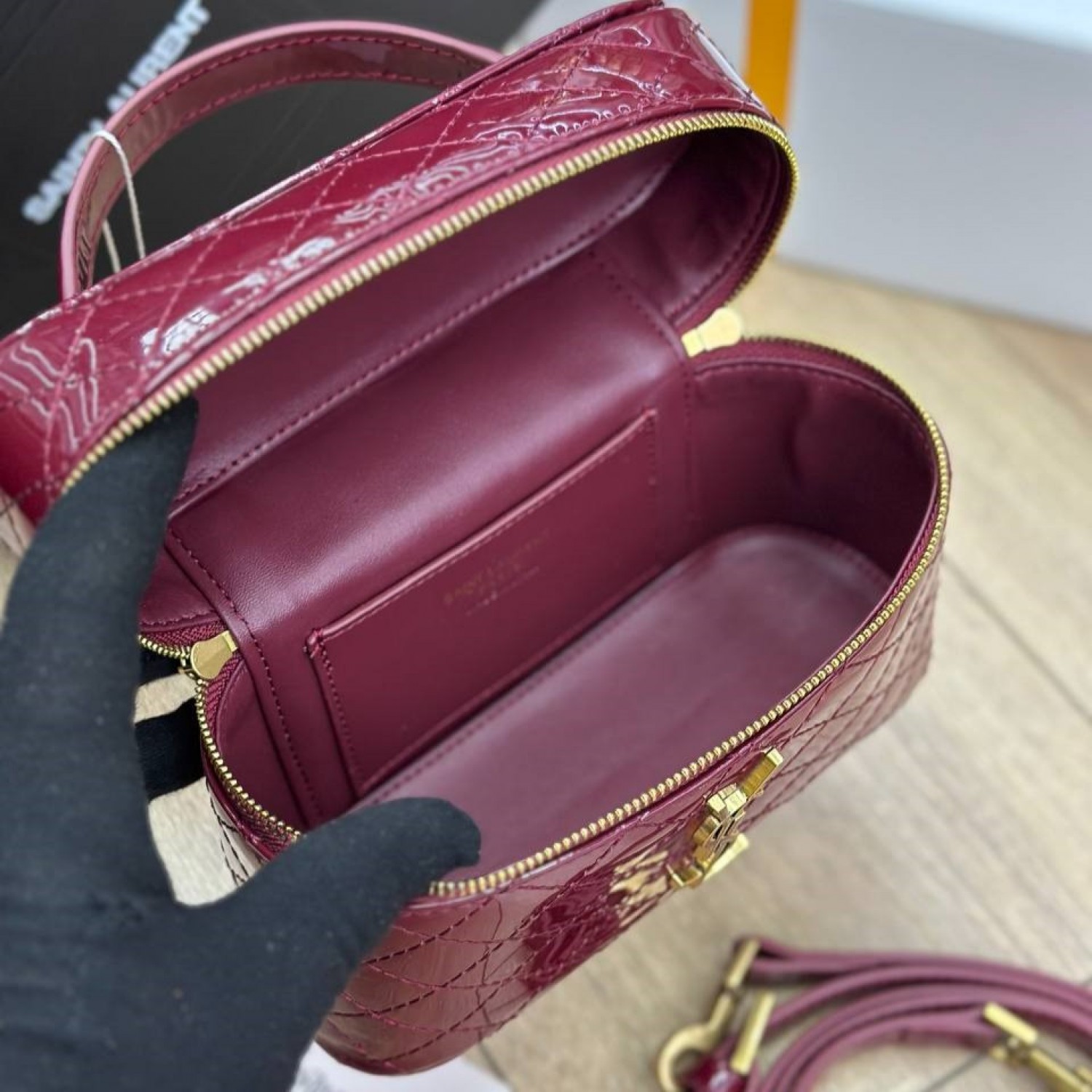 Сумка Saint Laurent Vanity