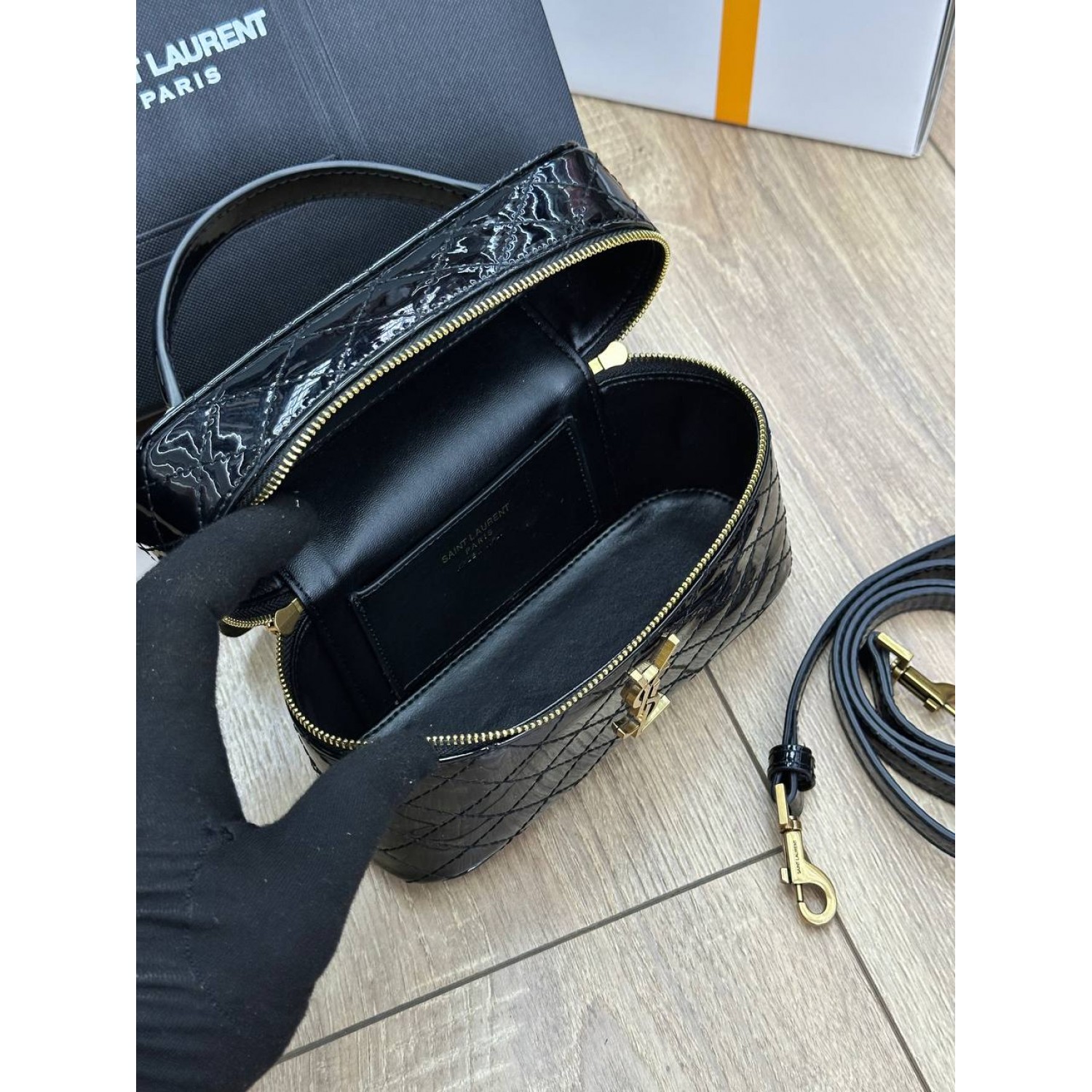 Сумка Saint Laurent Vanity