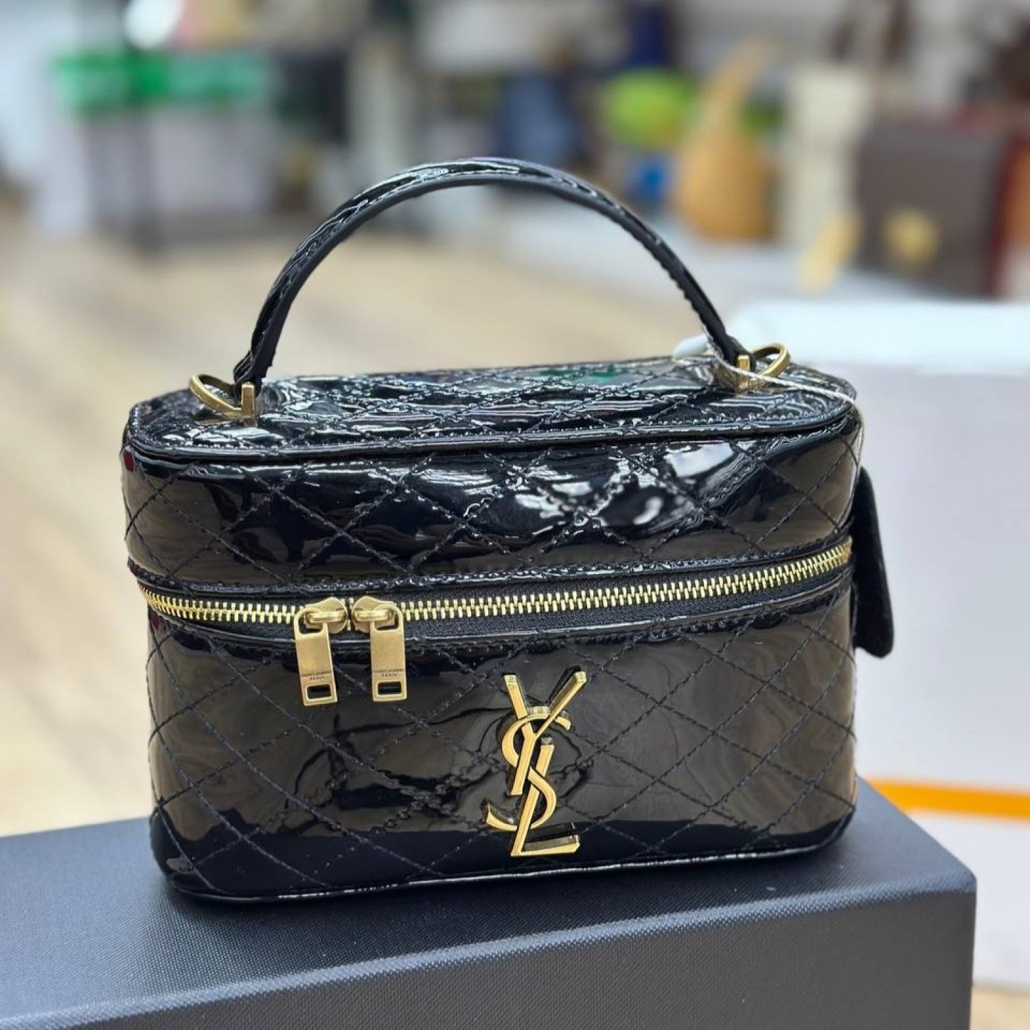 Сумка Saint Laurent Vanity