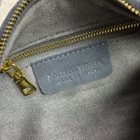 Сумка Bottega Veneta  jodie  с плетением 