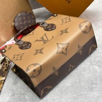 Сумка-тоут Louis Vuitton OnTheGo MM
