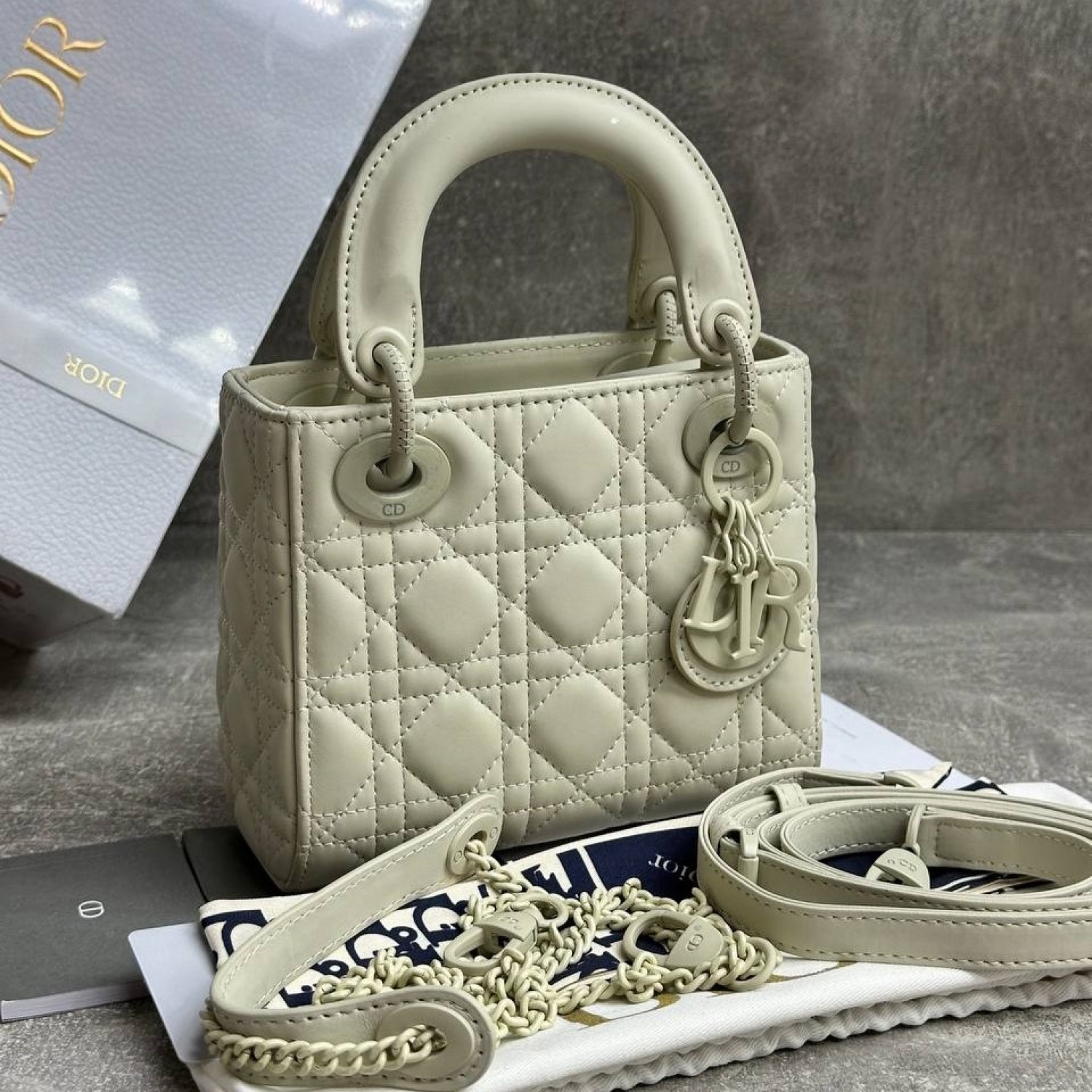 Мини Сумка-саквояж Dior Lady  Мини Сумка-саквояж Dior Lady