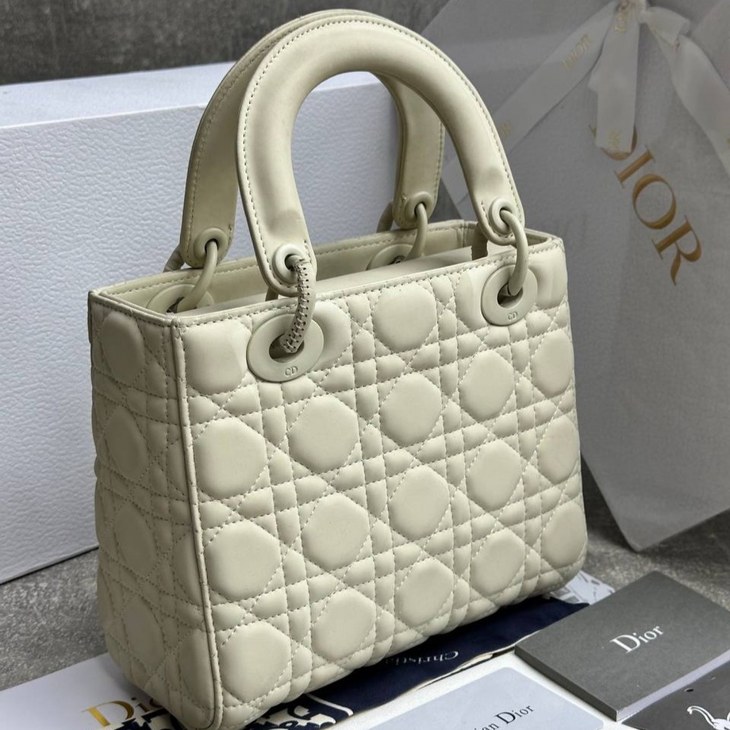 Сумка-саквояж Dior Lady Midi Сумка-саквояж Dior Lady Midi