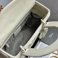 Сумка-саквояж Dior Lady Midi Сумка-саквояж Dior Lady Midi