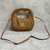 Сумка-тоут Miu Miu Aventure nappa мини