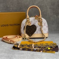 Сумка-кроссбоди Louis Vuitton  Monogram Alma BB