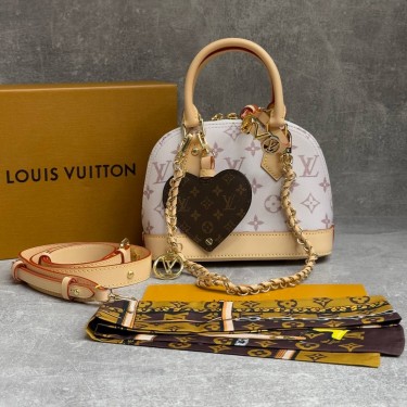 Сумка-кроссбоди Louis Vuitton  Monogram Alma BB