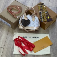 Сумка-кроссбоди Louis Vuitton  Monogram Alma BB