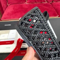 Шлепанцы Chanel  кожаные с открытой пяткой