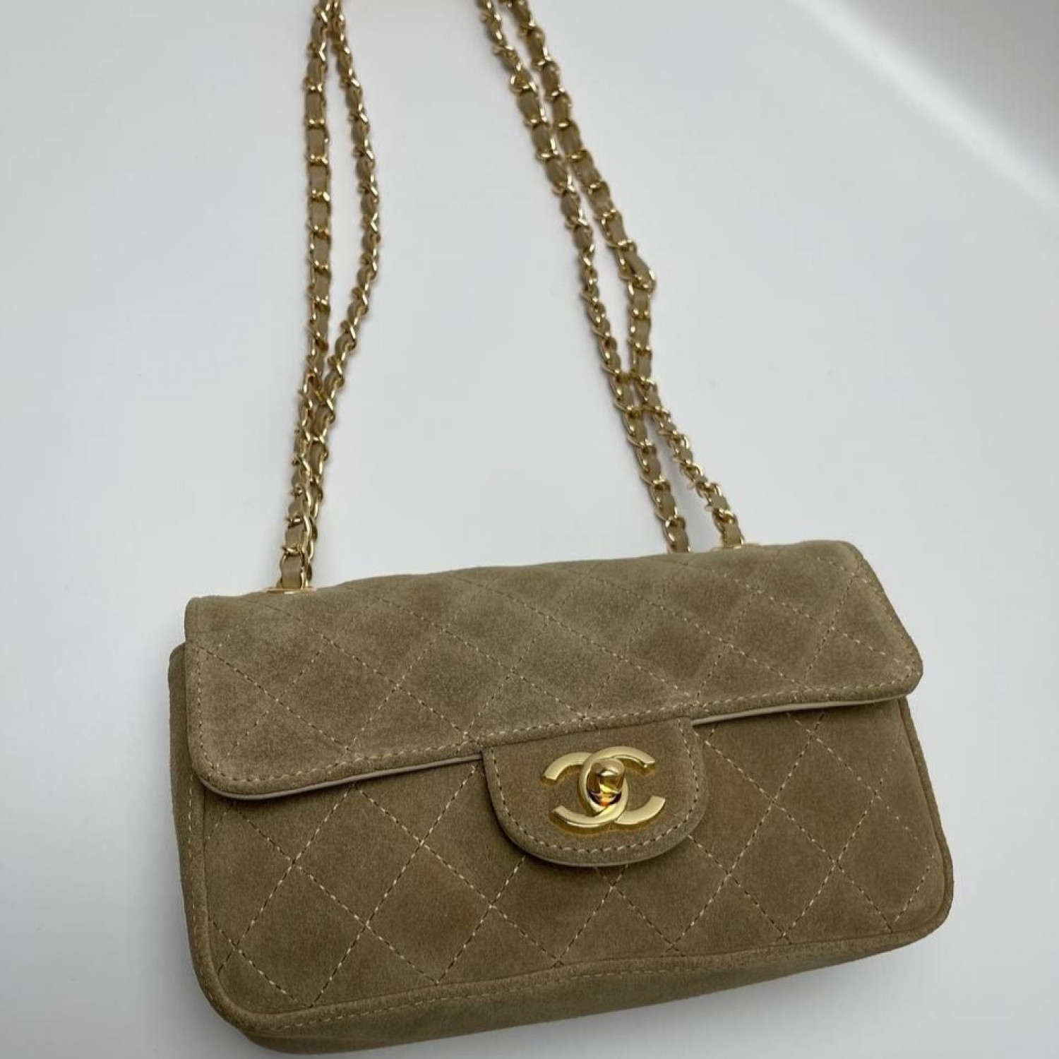 Сумка конверт Chanel из замши