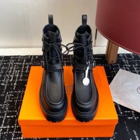 Ботинки Hermes из замши на резиновой подошве с перфорацией