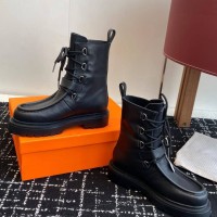 Ботинки Hermes из замши на резиновой подошве с перфорацией