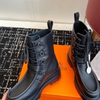 Ботинки Hermes из замши на резиновой подошве с перфорацией