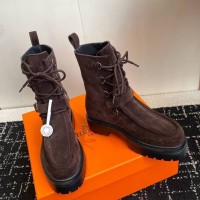 Ботинки Hermes из замши на резиновой подошве с перфорацией