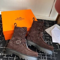 Ботинки Hermes из замши на резиновой подошве с перфорацией