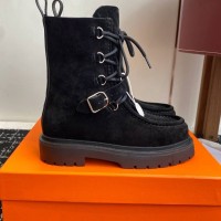 Ботинки Hermes из замши на резиновой подошве с перфорацией