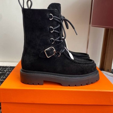 Ботинки Hermes из замши на резиновой подошве с перфорацией