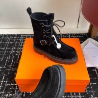 Ботинки Hermes из замши на резиновой подошве с перфорацией