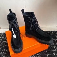 Ботинки Hermes из замши на резиновой подошве с перфорацией