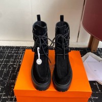 Ботинки Hermes из замши на резиновой подошве с перфорацией