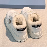 Кроссовки Prada Downtown Bold с мехом