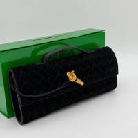 Клатч Bottega Veneta Andiamo из замши