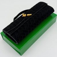 Клатч Bottega Veneta Andiamo из замши