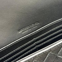 Клатч Bottega Veneta Andiamo из замши
