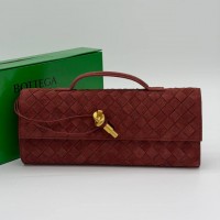 Клатч Bottega Veneta Andiamo из замши